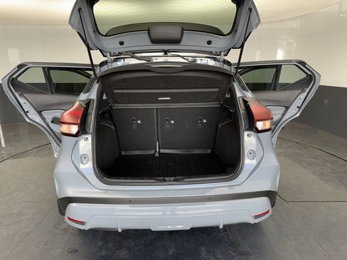 Used 2024 Nissan Kicks SR w/ SR Premium Package image 6