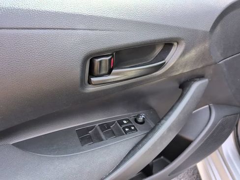 Used 2024 Toyota Corolla LE FWD image 11