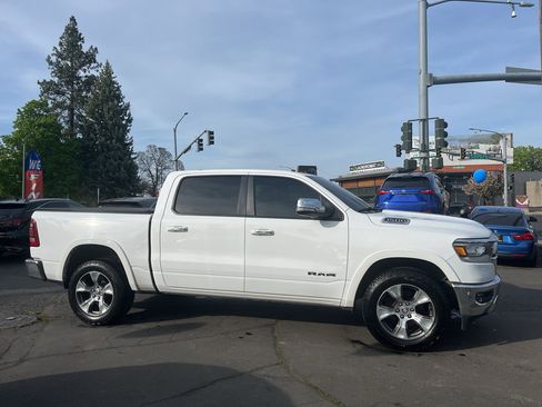 Used 2020 RAM 1500 Laramie AWD/4WD image 9