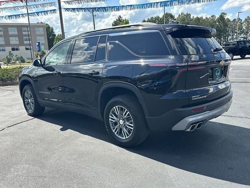 Certified 2025 Chevrolet Traverse LT FWD image 6
