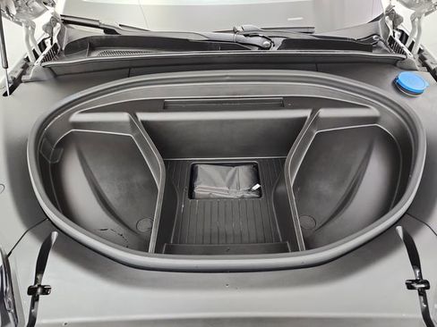 New 2025 Volvo EX90 Plus w/ Protection Package Premier AWD/4WD image 17