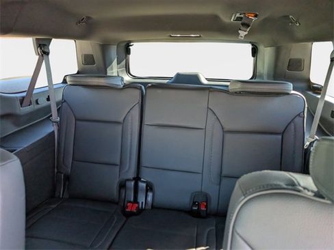 Used 2024 GMC Yukon XL Denali w/ Advanced Technology Package image 16