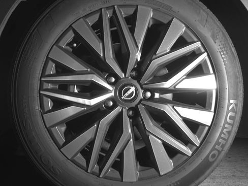 Used 2025 Nissan Altima 2.5 SV image 12