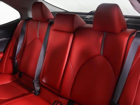 Used 2019 Toyota Camry XSE image 33