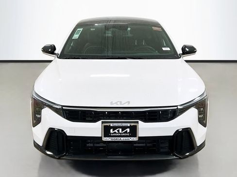 New 2025 Kia K4 GT-Line image 2