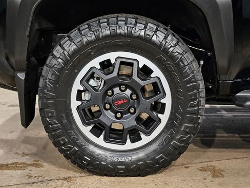 Used 2025 Toyota 4Runner TRD Off-Road image 17