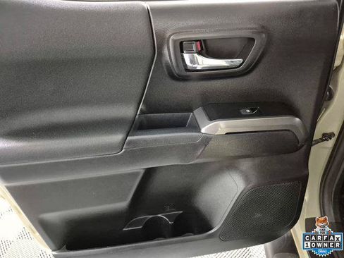 Certified 2020 Toyota Tacoma TRD Off-Road AWD/4WD image 24