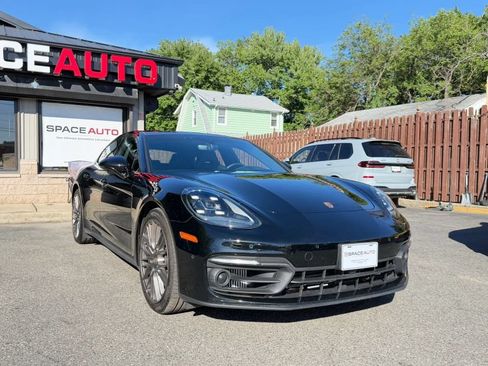 Used 2023 Porsche Panamera 4 Platinum Edition AWD/4WD image 4