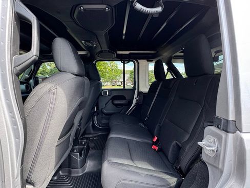 Used 2020 Jeep Wrangler Unlimited Sport S w/ Sun And Sound Package AWD/4WD image 18