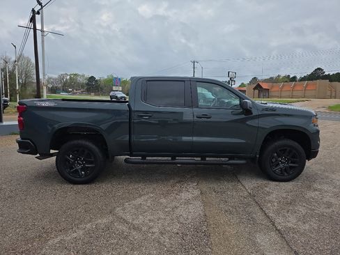 New 2026 Chevrolet Silverado 1500 Custom Trail Boss w/ LPO, Dark Essentials Package AWD/4WD image 9