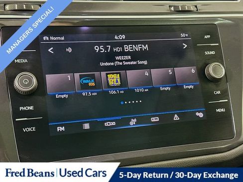 Used 2023 Volkswagen Tiguan SE image 15