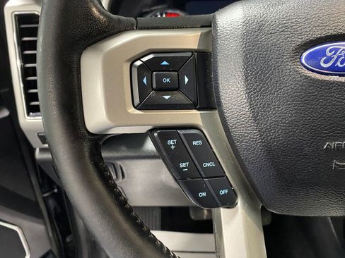 Used 2019 Ford F150 Lariat image 14