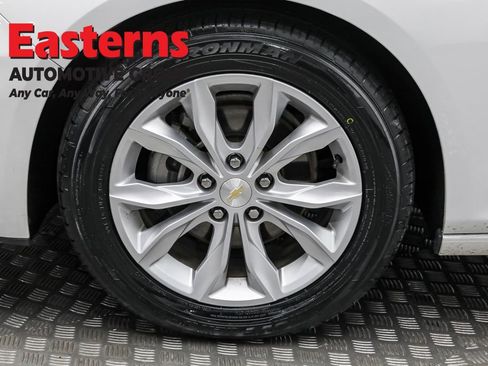 Used 2024 Chevrolet Malibu LT image 32