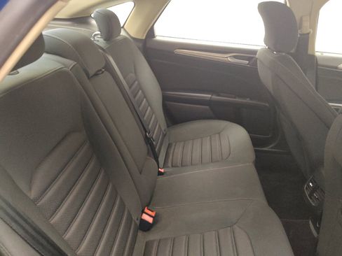 Used 2019 Ford Fusion SE FWD image 19