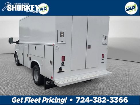 New 2025 Chevrolet Express 3500 image 6