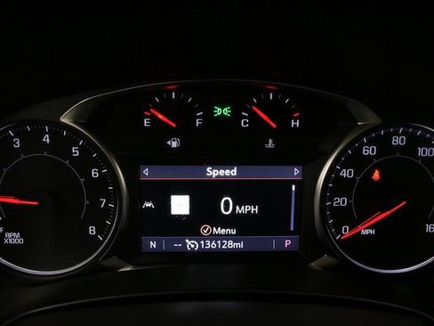 Used 2022 GMC Terrain SLE w/ Driver Convenience Package image 16