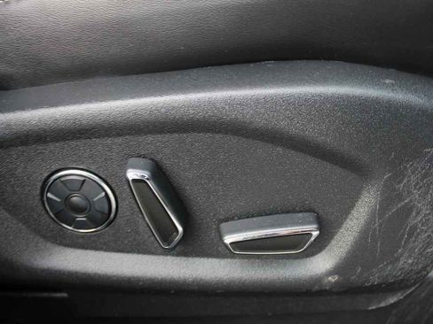 Used 2017 Ford Explorer Platinum image 34