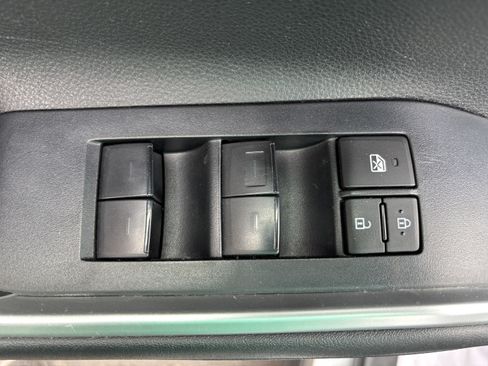 Certified 2024 Toyota Highlander LE AWD/4WD image 18