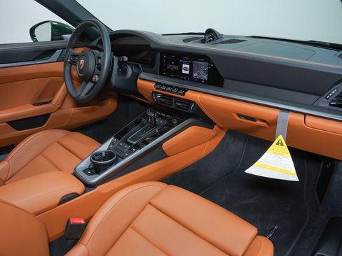 Used 2026 Porsche 911 Targa 4S AWD/4WD image 32