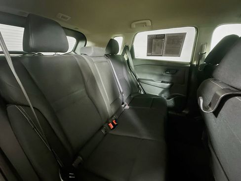 Used 2024 Nissan Rogue S image 11