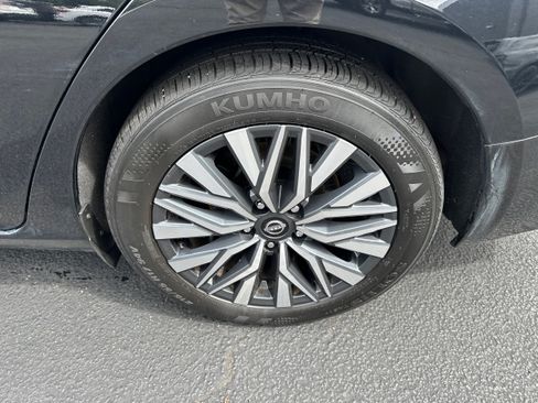 Used 2024 Nissan Altima 2.5 SV FWD image 27