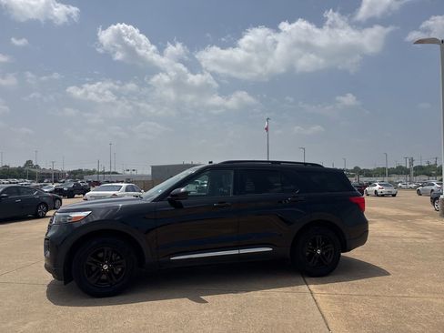 Used 2022 Ford Explorer XLT RWD image 14