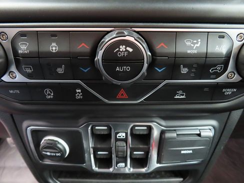 Used 2023 Jeep Wrangler Unlimited Sahara image 51