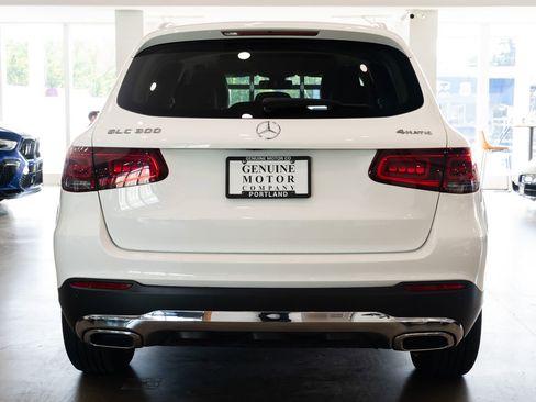 Used 2021 Mercedes-Benz GLC 300 4MATIC image 5