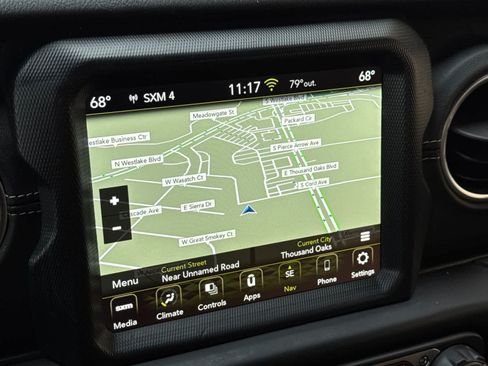 Used 2022 Jeep Wrangler Unlimited Sahara AWD/4WD image 18