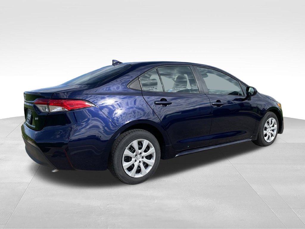 Used 2024 Toyota Corolla LE FWD image 4
