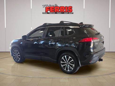 Used 2022 Toyota Corolla Cross XLE w/ Convenience Package FWD image 7