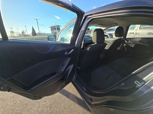 Used 2015 MAZDA MAZDA3 i Sport image 12