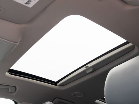 Used 2021 Buick Enclave Essence image 14