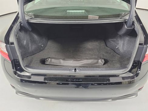 Used 2018 Lexus ES 350 w/ Luxury Package w/Wood Trim image 7