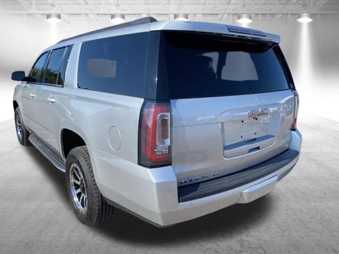 Used 2016 GMC Yukon XL SLT AWD/4WD image 10