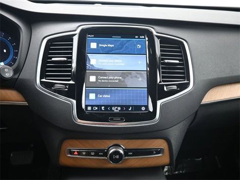Used 2024 Volvo XC90 B6 Plus w/ Protection Package Premier image 12