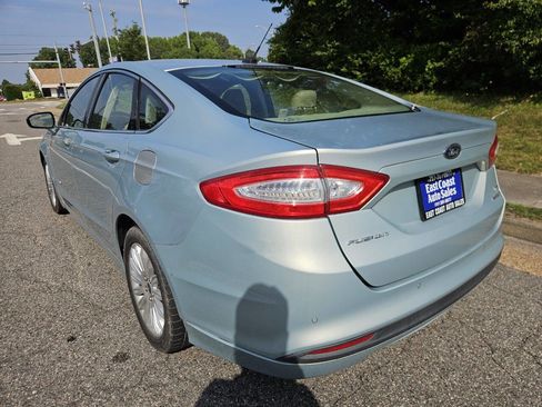 Used 2013 Ford Fusion SE FWD image 3