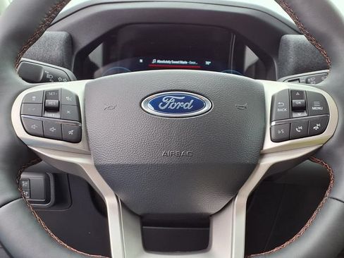 New 2026 Ford Explorer Active w/ Active Comfort Package RWD image 15