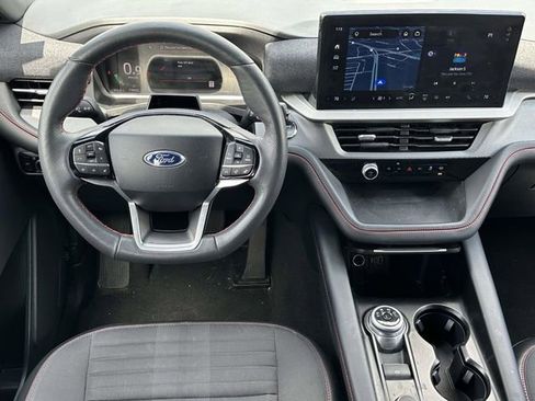 Used 2025 Ford Explorer ST-Line w/ ST-Line Street Pack AWD/4WD image 10