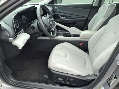 Used 2025 Hyundai Elantra Limited FWD image 20