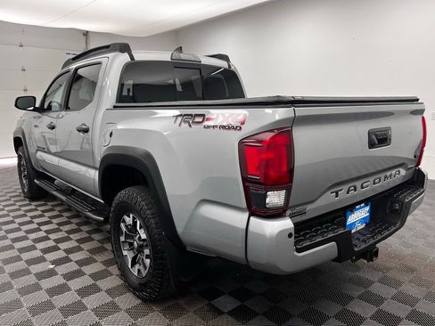 Used 2019 Toyota Tacoma TRD Off-Road AWD/4WD image 15
