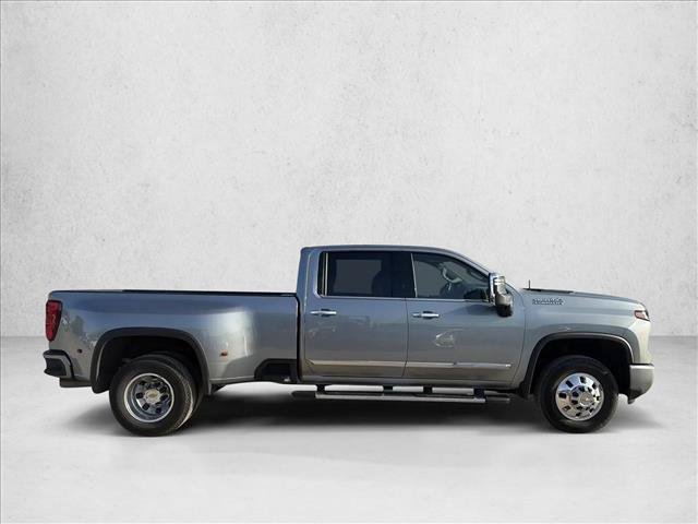 Used 2024 Chevrolet Silverado 3500 High Country w/ High Country Premium Package AWD/4WD image 6