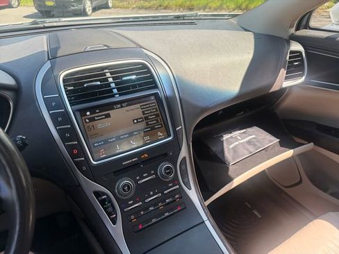 Used 2017 Lincoln MKX Select w/ Lincoln MKX Climate Package AWD/4WD image 38