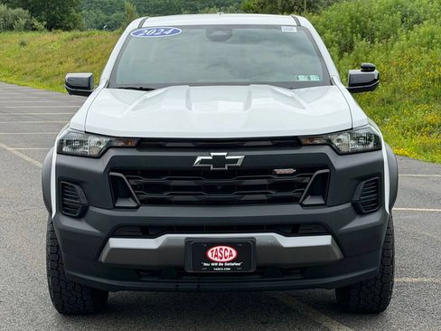 Used 2024 Chevrolet Colorado Trail Boss w/ Technology Package AWD/4WD image 18