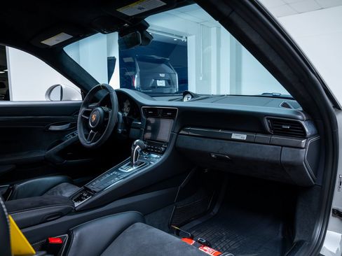 Used 2019 Porsche 911 GT3 RS RWD image 33