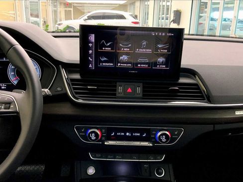 Certified 2025 Audi Q5 2.0T Premium Plus w/ Premium Plus Package image 6