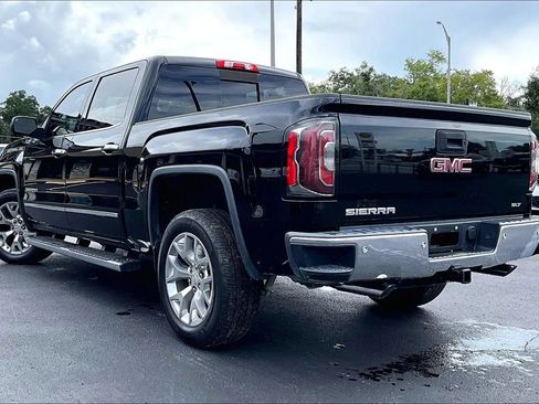 Used 2018 GMC Sierra 1500 SLT w/ SLT Premium Package AWD/4WD image 4