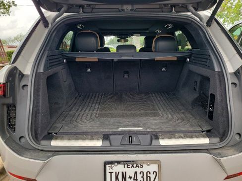 Used 2023 Land Rover Range Rover Sport SE Dynamic image 9