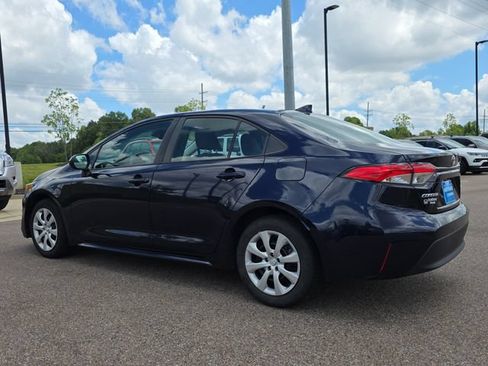 Used 2023 Toyota Corolla LE FWD image 5