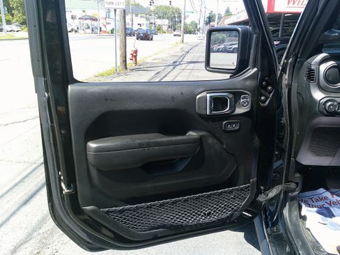 Used 2021 Jeep Wrangler Unlimited Sport image 15